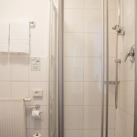 Отель Pfeffermuhle 3*